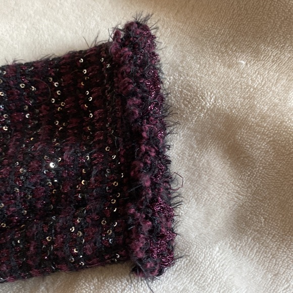 Brand NWT White Black Market cropped tweed jacket with tiny little sequins. - Picture 6 of 12